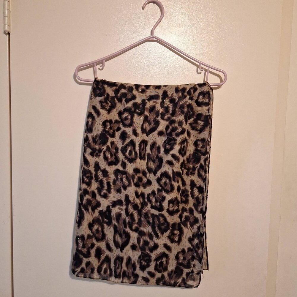 Suzy Shier Leopard Print Scarf – Lightweight Animal Print Wrap